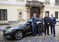 ŠKODA Superb pro předsedy obou komor Parlamentu ČR